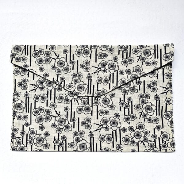 Rakusu Pouch White Cherry Blossoms allows you to store and carry your rakusu with care and respect