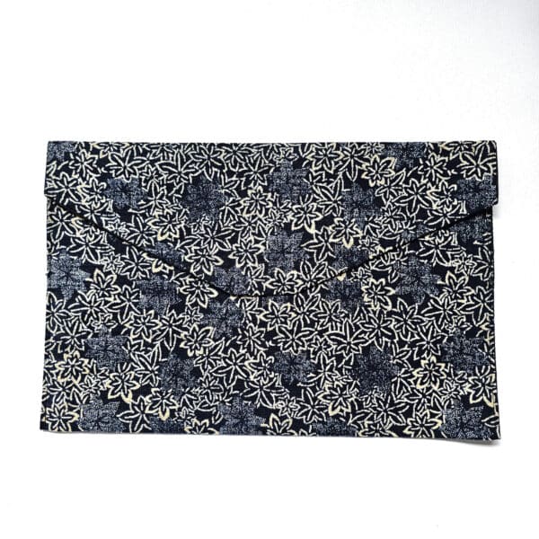 Rakusu Pouch Kyoto leaves allows you to store and carry your rakusu with care and respect