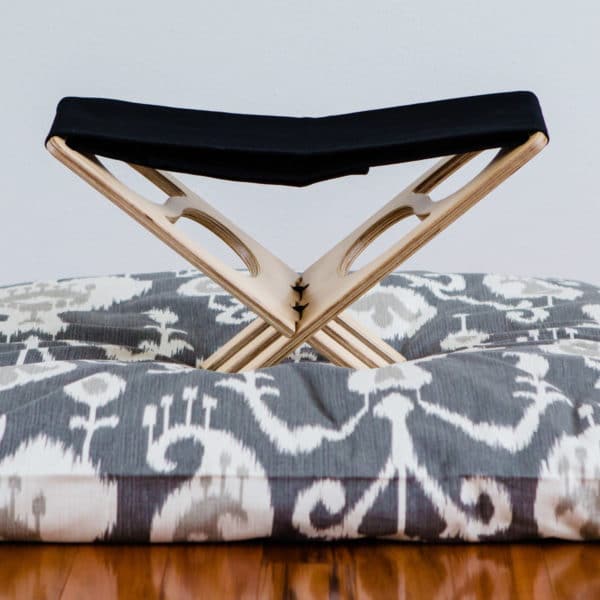 Nomad meditation bench on zabuton meditation cushion